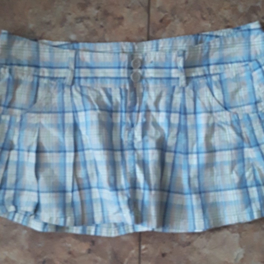 Super cute Hollister Mini Skirt